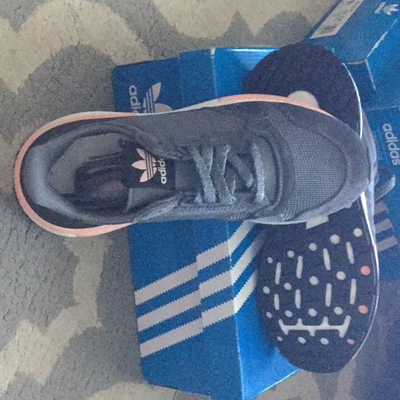 Adidas - Picture 3 of 5